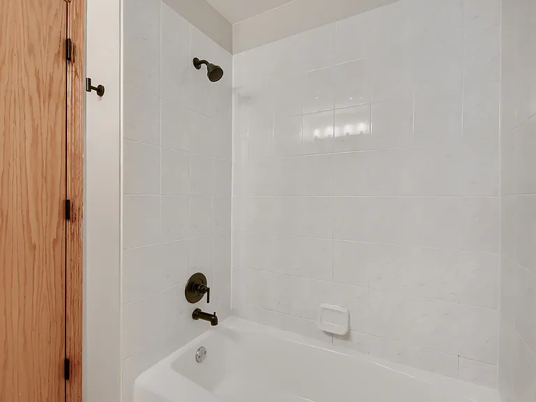 1422 N Maplewood Ave — Photo 19