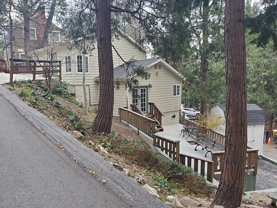 23650 Rocky Dell, 2bed 1.5 bath, upper and lower driveways and entry, up to four cars