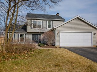 2163 Stirrup Ln, Wheaton, IL 60189