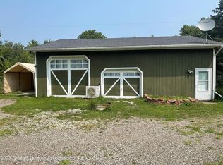 12100 Center Rd, Bath, MI 48808