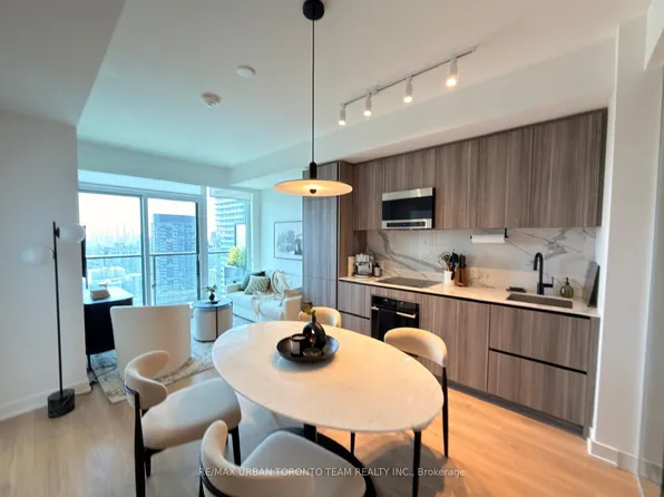 127 Broadway Ave, Toronto, ON