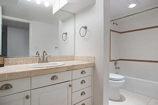 1574 E Princeton Ave — Photo 23