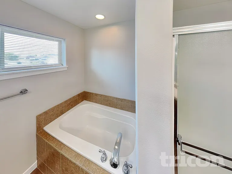 7615 NE 60th Way — Photo 9