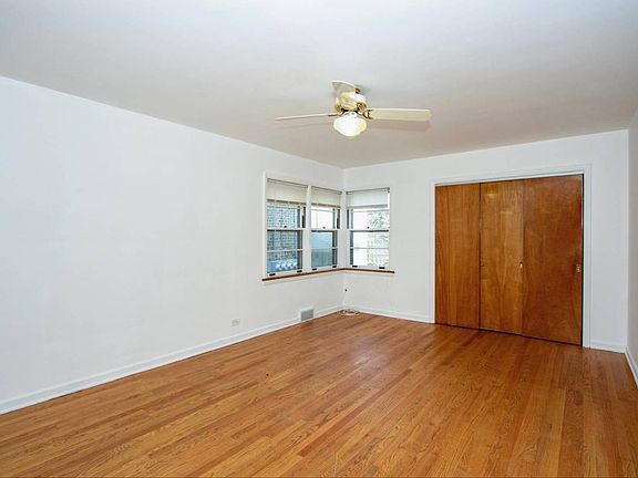 4th image of 7545 N Claremont Ave #2