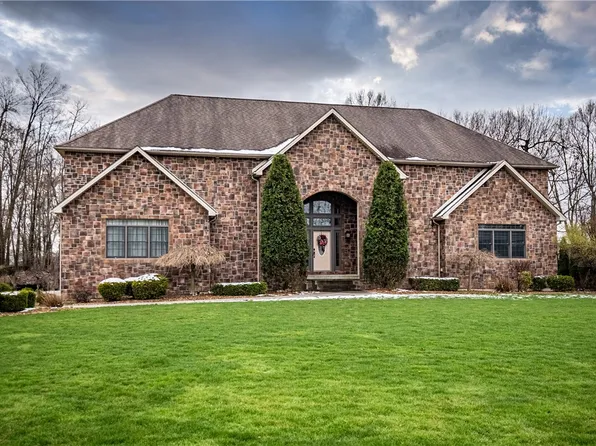 3274 Timber Ln, Hermitage, PA 16148