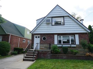 203-12 42nd Ave FLOOR 2, Bayside, NY 11361