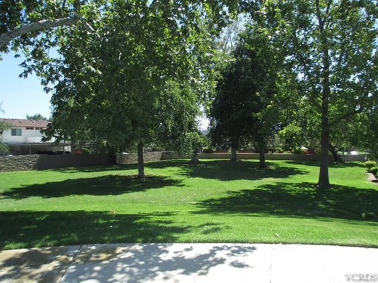 1779 E Avenida De Las Flores — Photo 3