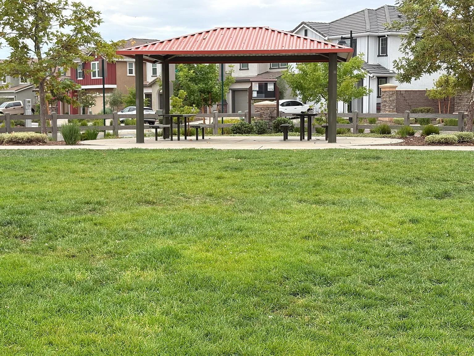 3 bed, 1655 sqft, $3,200 — Photo 2