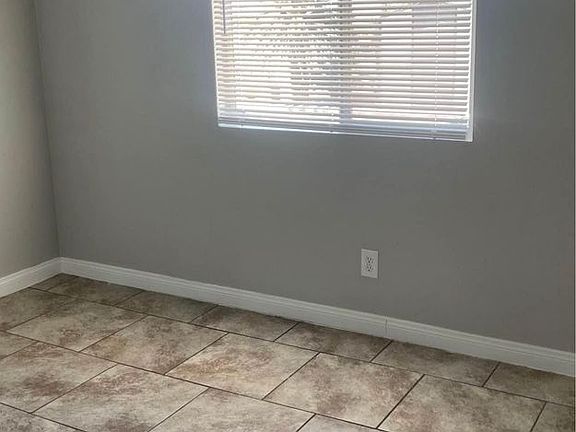 4th image of 305 Eastminister Ct APT C
