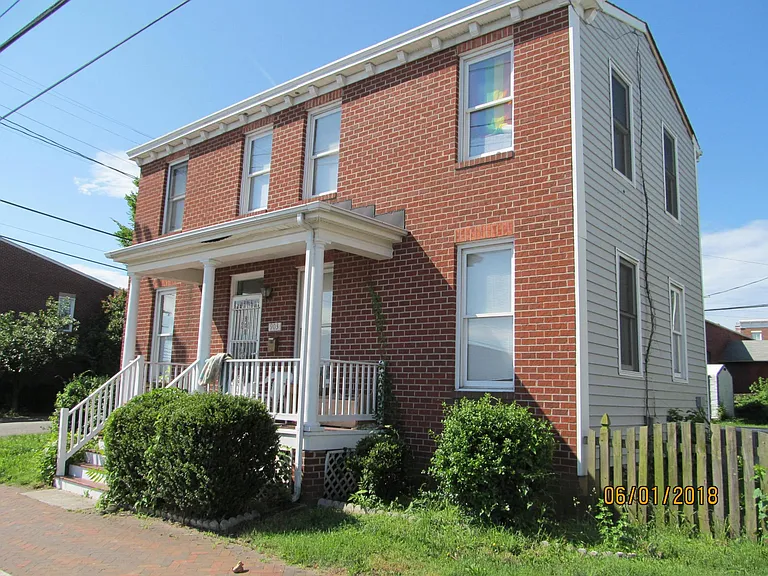 903 W Leigh St front