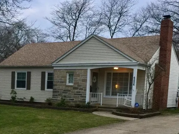 4226 Grannis Rd, Fairview Park, OH 44126