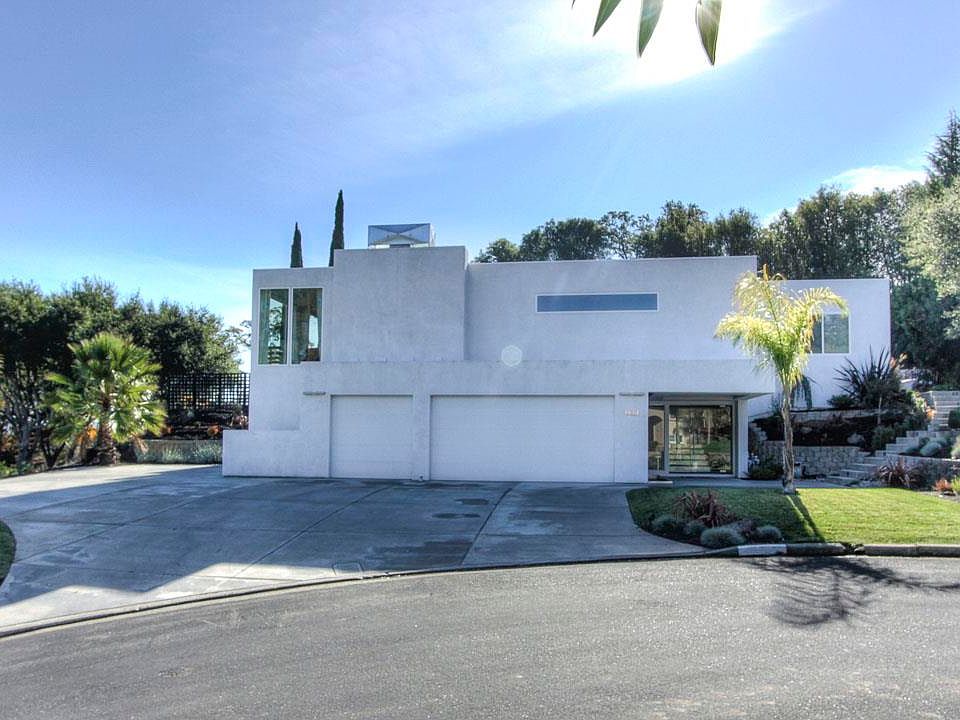 2nd image of 227 Loch Lomond Way