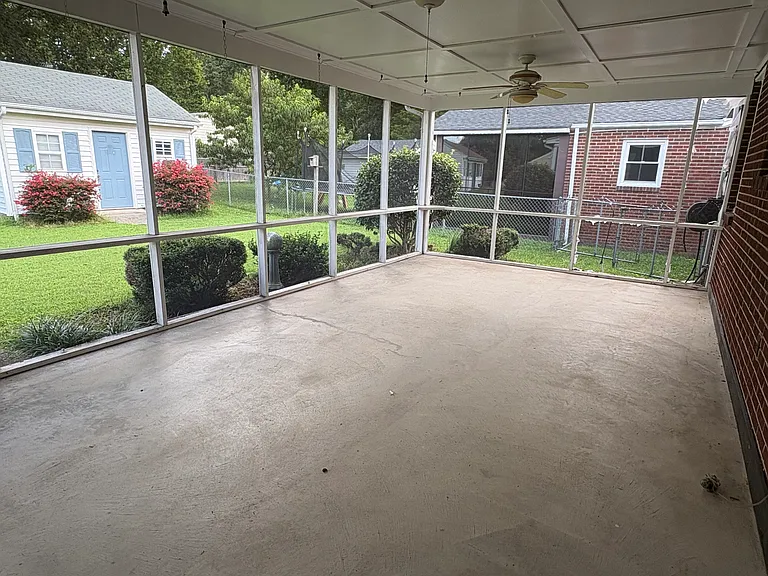 208 Hargrave Ave — Photo 16