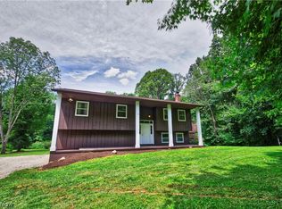 491 Trump Rd NE, Hartville, OH 44632