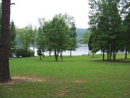 3rd image of 128 Lake Overlook Dr
