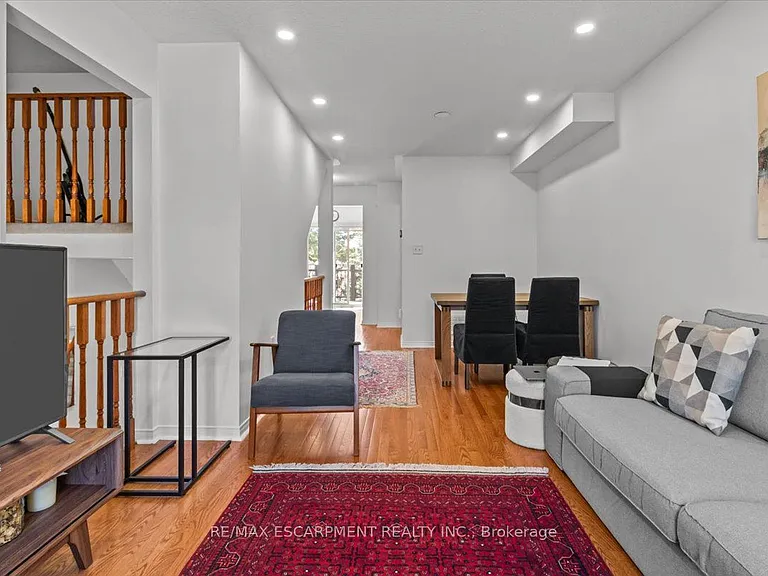 373 Fairgate Way — Photo 3