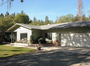 2250 Stringer Gap Rd, Grants Pass, OR 97527