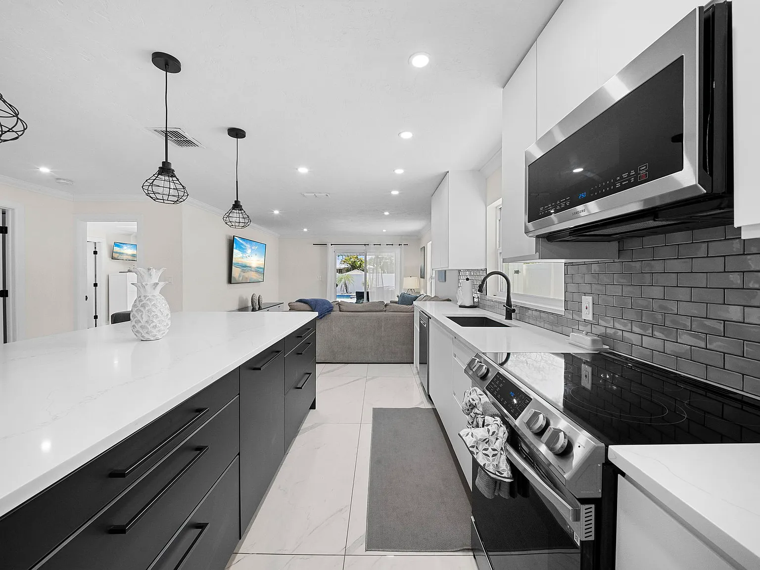 3 bed, 1446 sqft, $12,000 — Photo 3