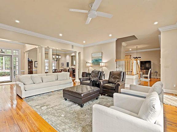 5th image of 4511 Saint Johns Pl.