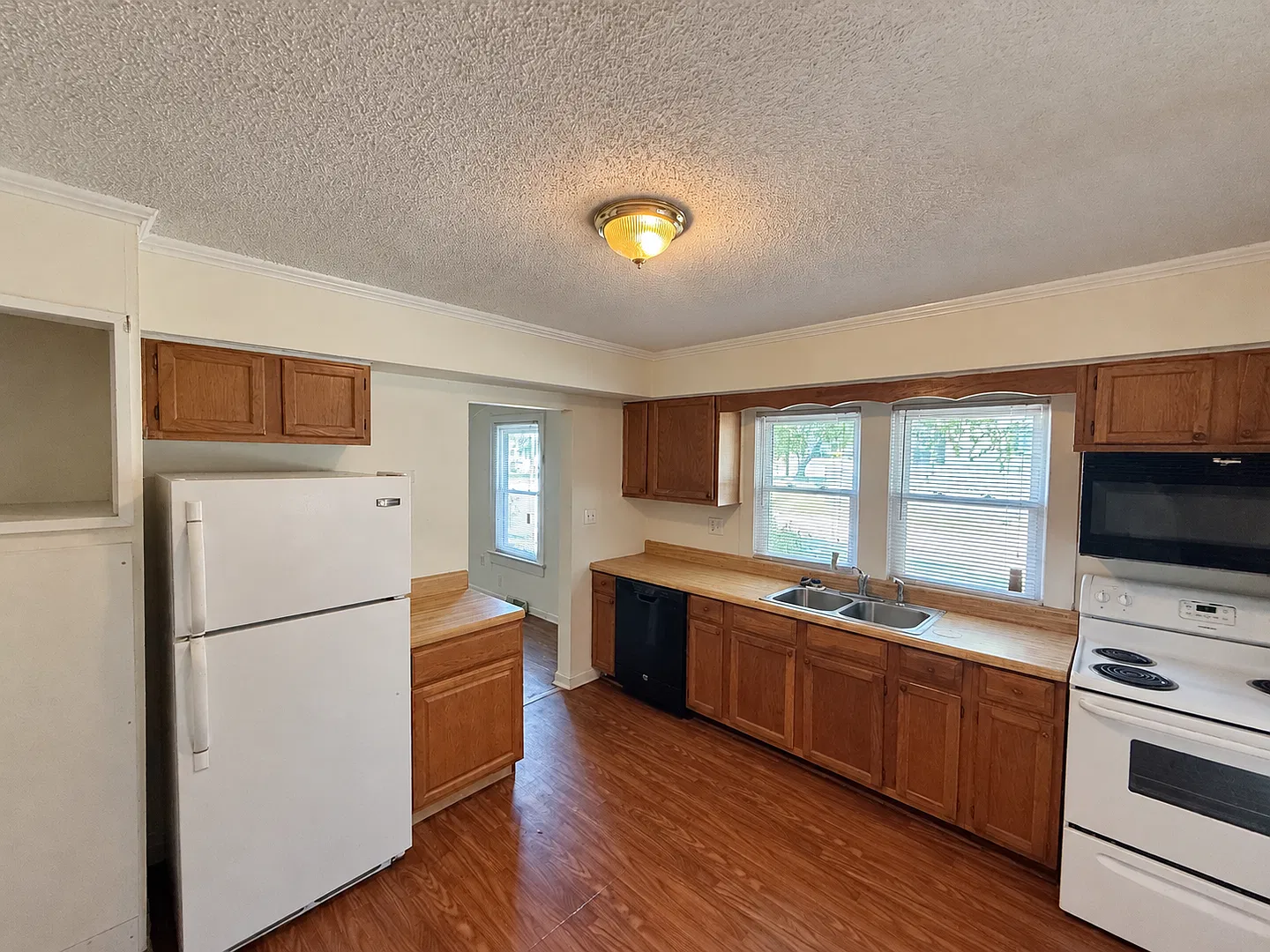 Two bedroom, 2 bath house in Graham — Photo 3
