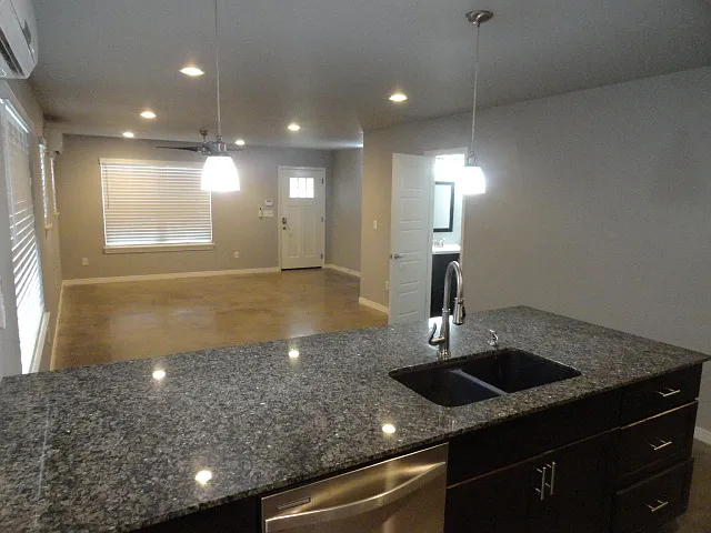 2 bed, 1.5 bath, 1300 sqft, $1,550 — Photo 2