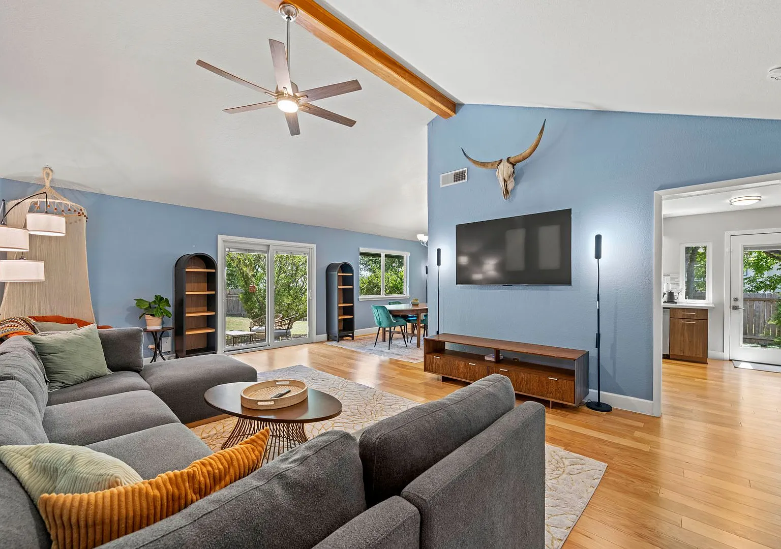 Bright 3-Bedroom Austin Home with Fenced Backyard & 2-Car Garage - Available Sept 1st — Photo 1