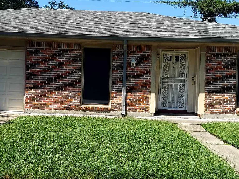 408 Westmeade Dr — Photo 1