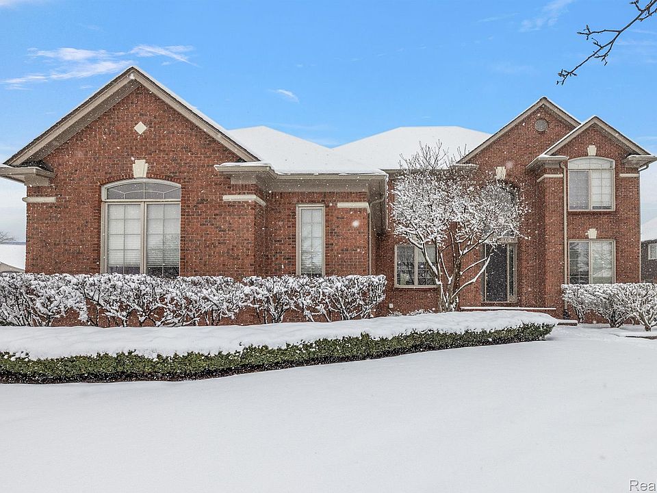 1st image of 56696 Edgewood Dr