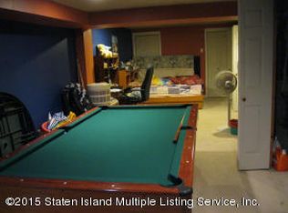 23 Rayfield Ct, Staten Island, NY 10310