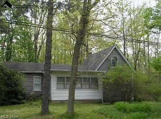 8345 Bainbridge Rd, Chagrin Falls, OH 44023