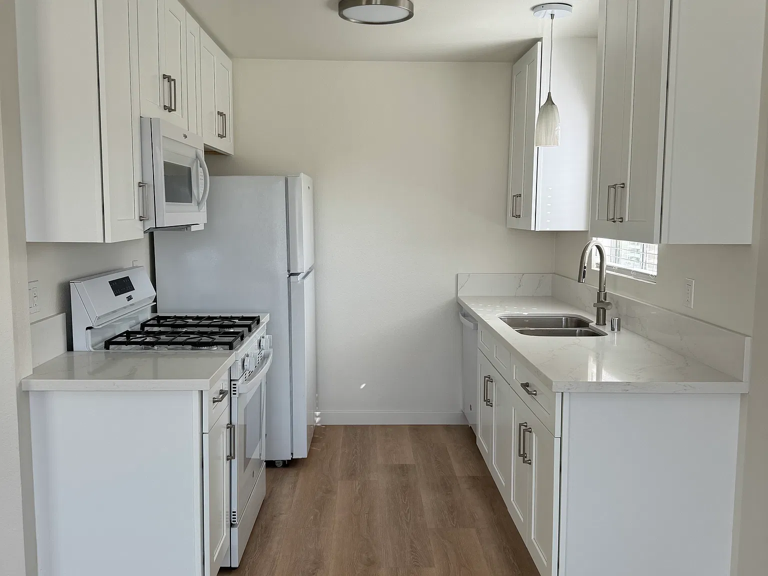 16702 Sims Ln — Photo 2