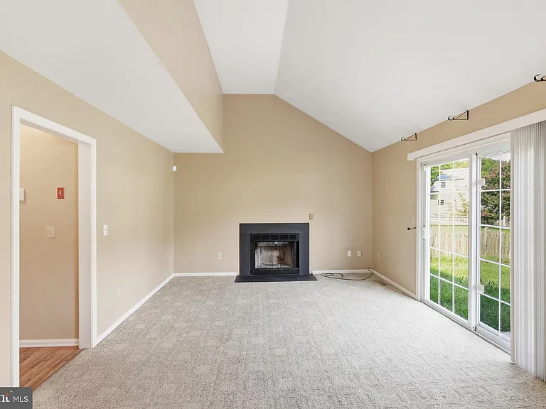 251 N Caroline Pl — Photo 19