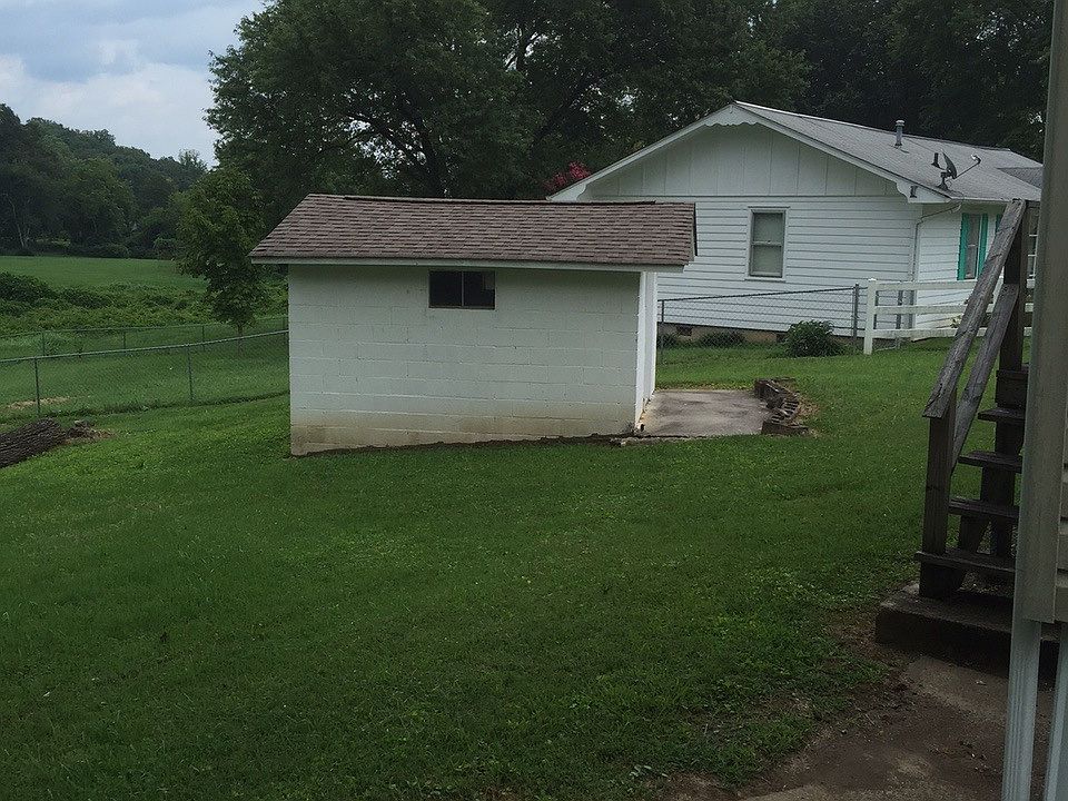 2nd image of 250 Jefferson Ave