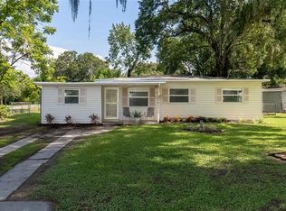 1010 Valencia Rd, Plant City, FL 33563