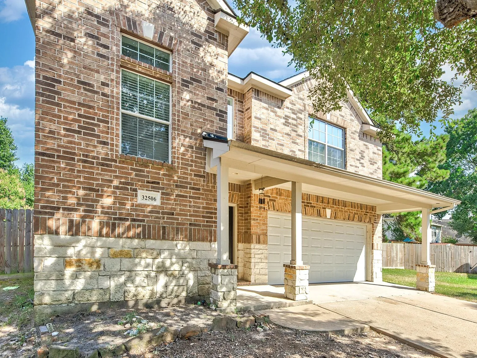 3 bed, 2.5 bath, 2261 sqft, $2,100 — Photo 3