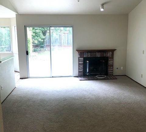3rd image of 3308 Brittany Cir