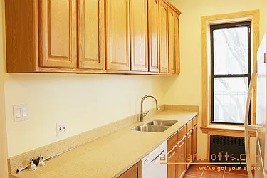 Rented by aptsandlofts.com