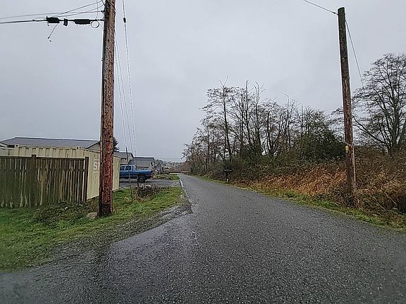 5th image of 8404 Treevue Rd