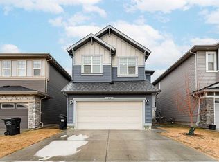 156 S Savanna Dr NE, Calgary, AB T3J 2H5
