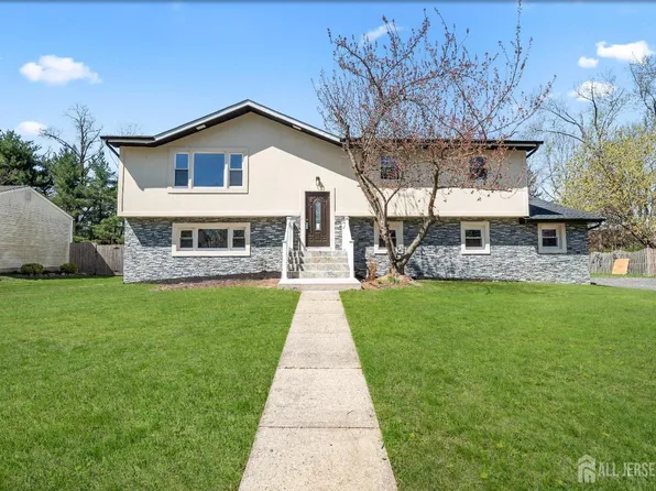34 Hershey Rd, East Brunswick, NJ 08816