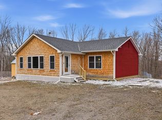 689 Skyline Trl, Chester, MA 01011