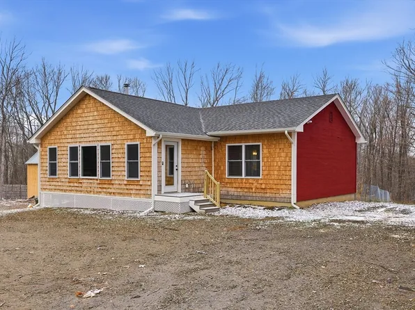 689 Skyline Trl, Chester, MA 01011