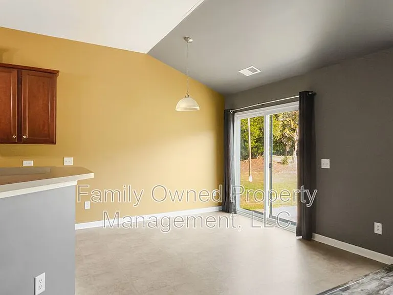 266 Mayfield Dr — Photo 18