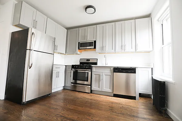 Rented by REAL New York | media 9