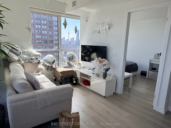 395 Bloor St E #4010, Toronto, ON M4W 1H7