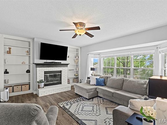2nd image of 102 Middlesburg Ct