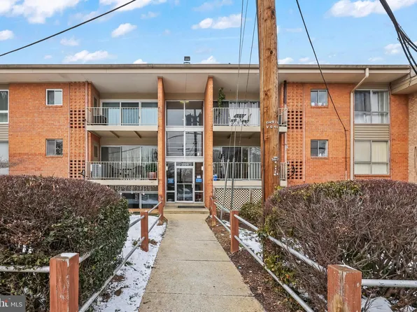 3706 N Rosser St APT 201, Alexandria, VA 22311