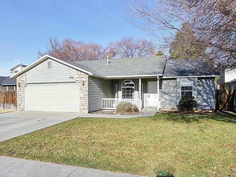 976 W Idaho Ave — Photo 1