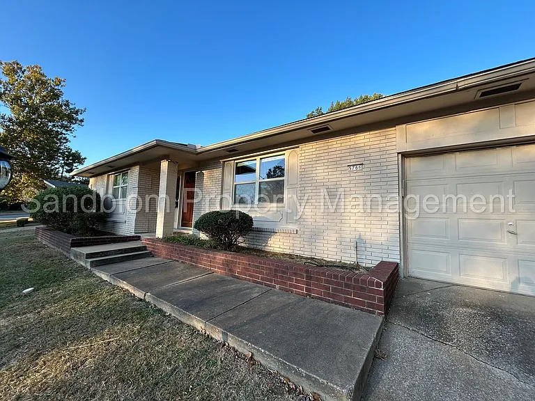 5766 S 80th East Ave — Photo 2