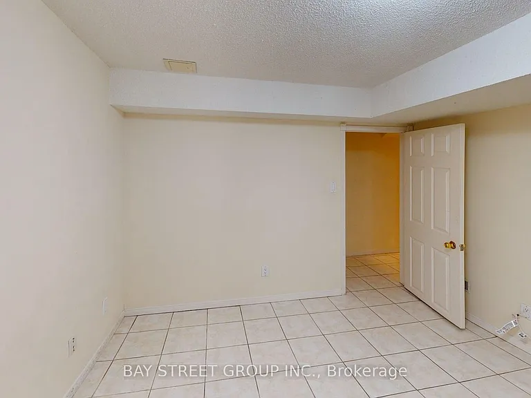 36 Grandview Ave #BASEMENT — Photo 9